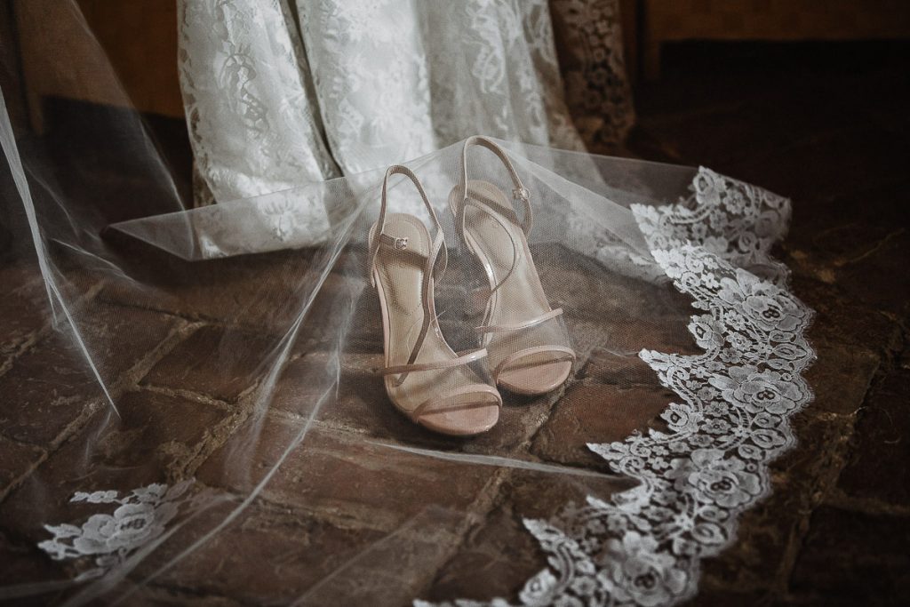 Matrimonio a Torre Val Gorrera - Scarpe da sposa